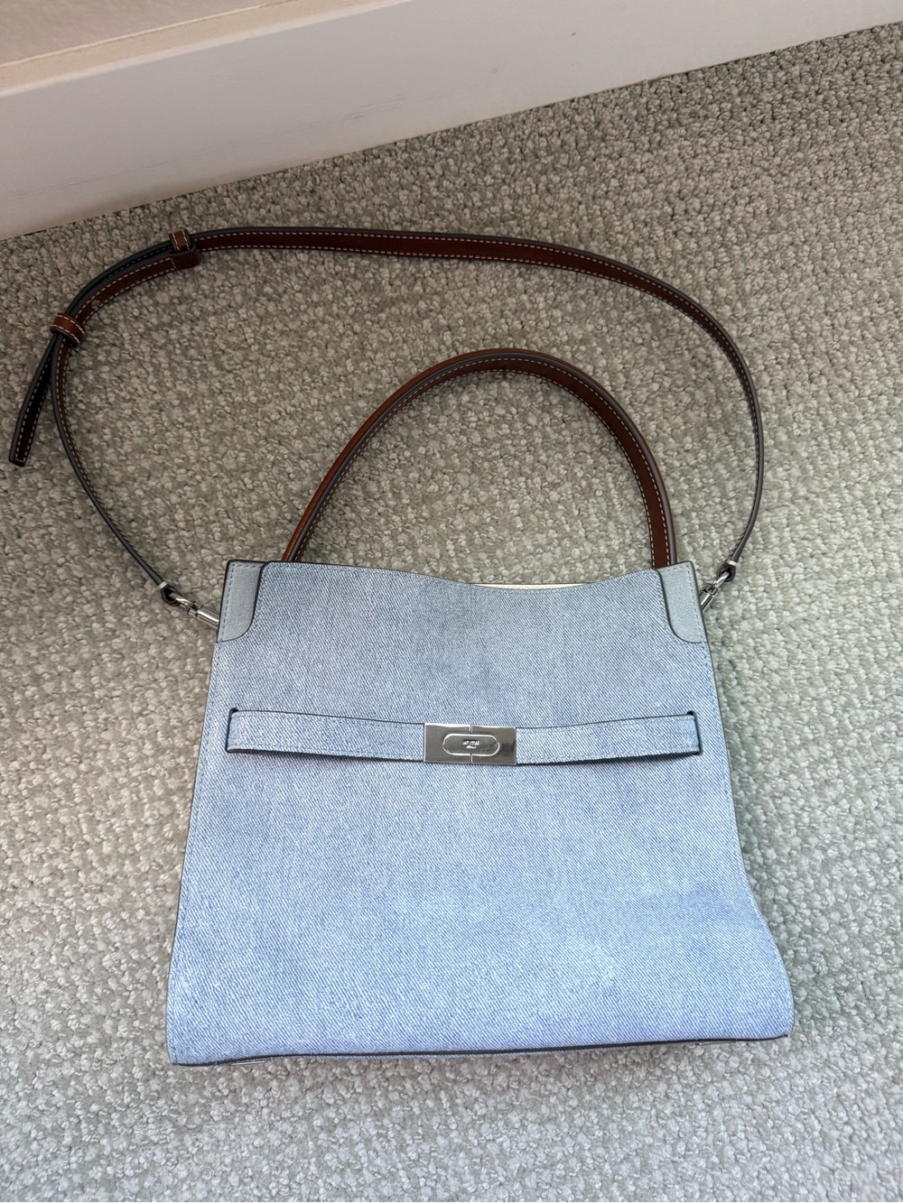 Tory Burch Denim-Style Shoulder Bag with Brown Handle - Picture 4 of 7